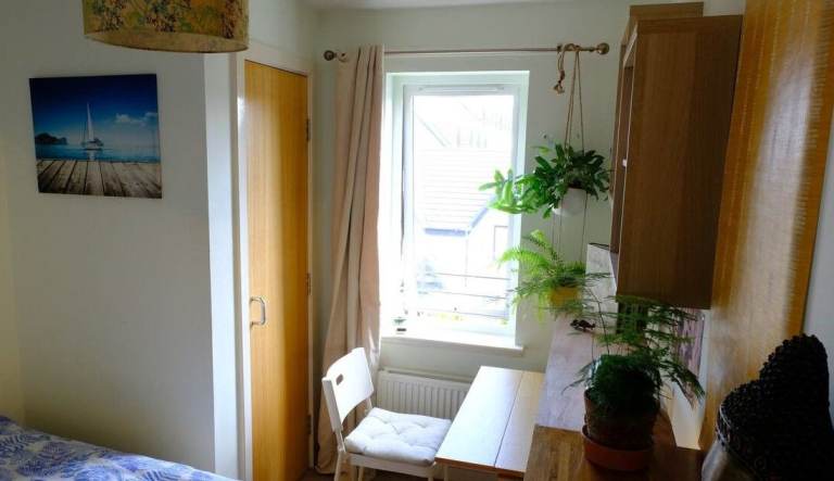 Short term spair room for rent, in Newhaven