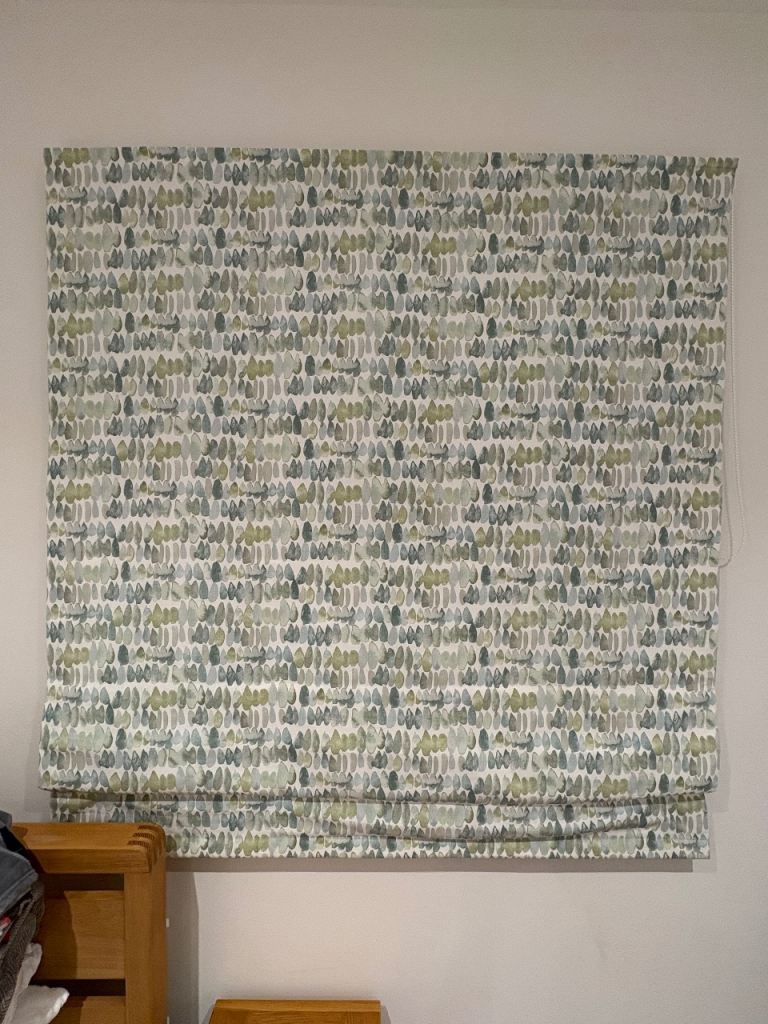Patterned Roman Blind – Good Condition