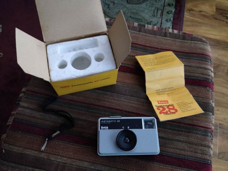 Vintage Kodak 28 Instamatic Camera