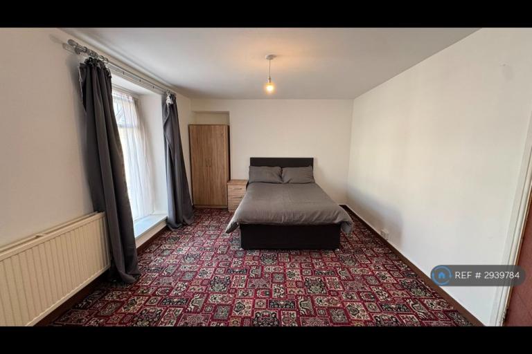 1 bedroom in Henrietta St, Swansea, SA1 (#2939784)