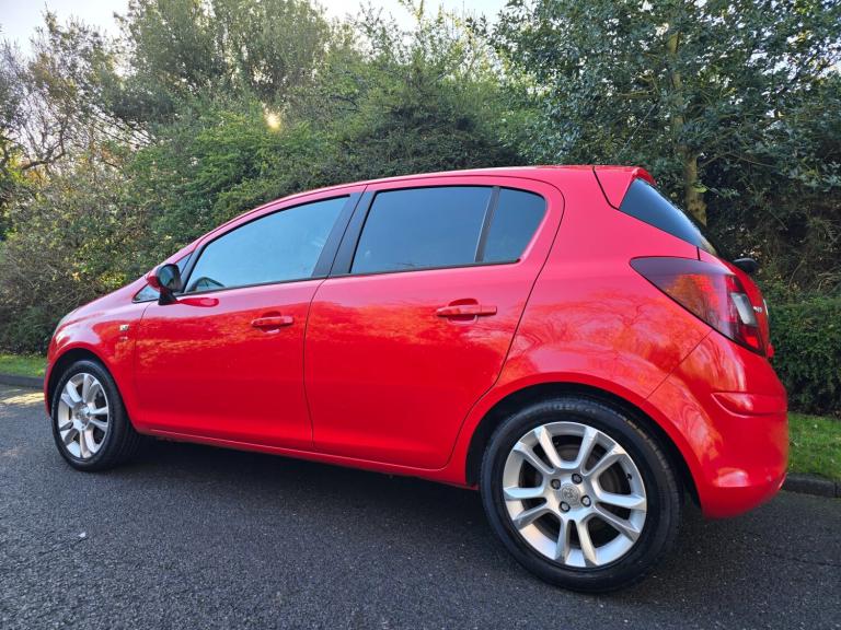 VAUXHALL CORSA 1.4 16v (A/C) SXi - AUTOMATIC - 5 DOOR - 2011 *LOW MILES*