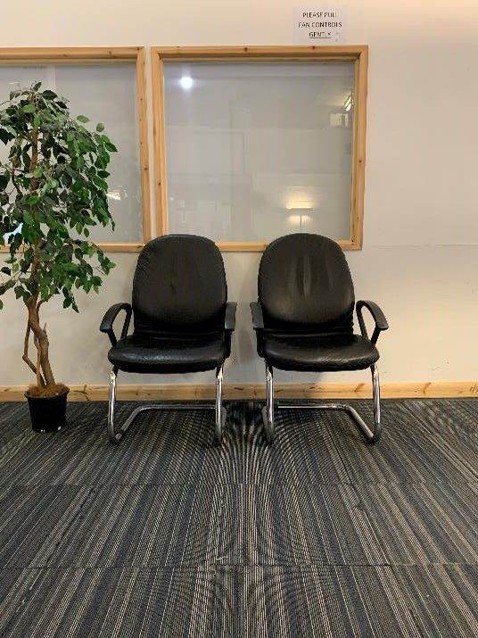 £70 each 2 Leather Office Meeting Conference Boardroom Cantilever Chairs