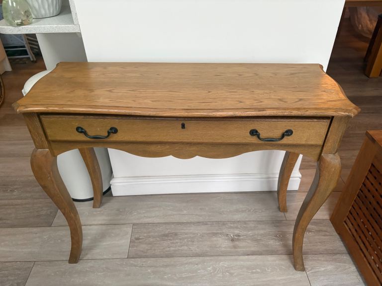 Dressing table 