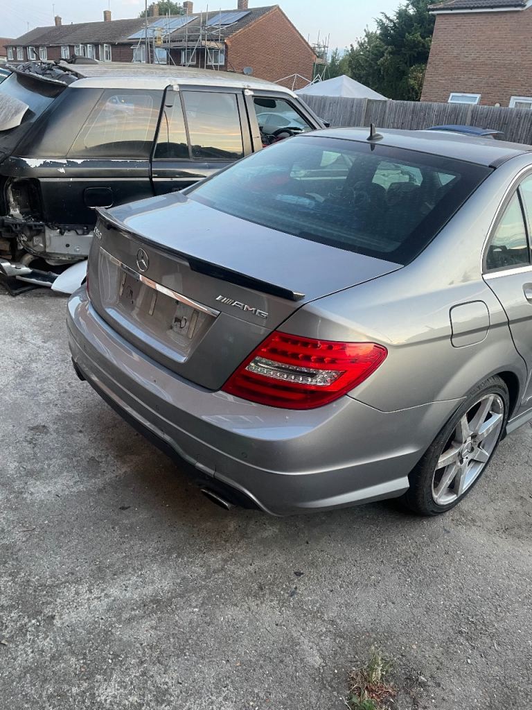 Breaking Mercedes c class c350 