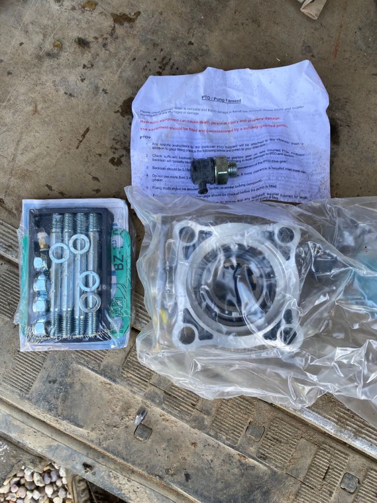 Truck PTO pump 