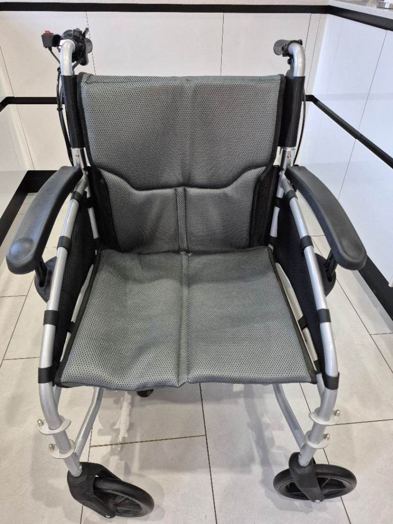 Sonic Plus with Power Push Wheelchair