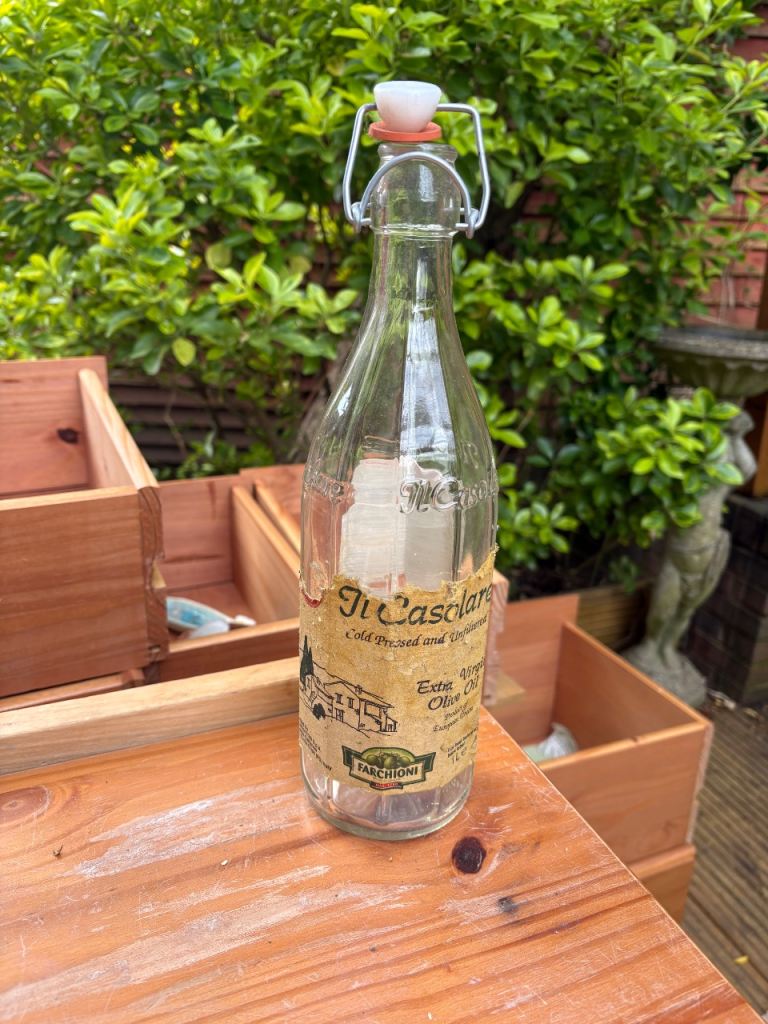 Glass bottle 