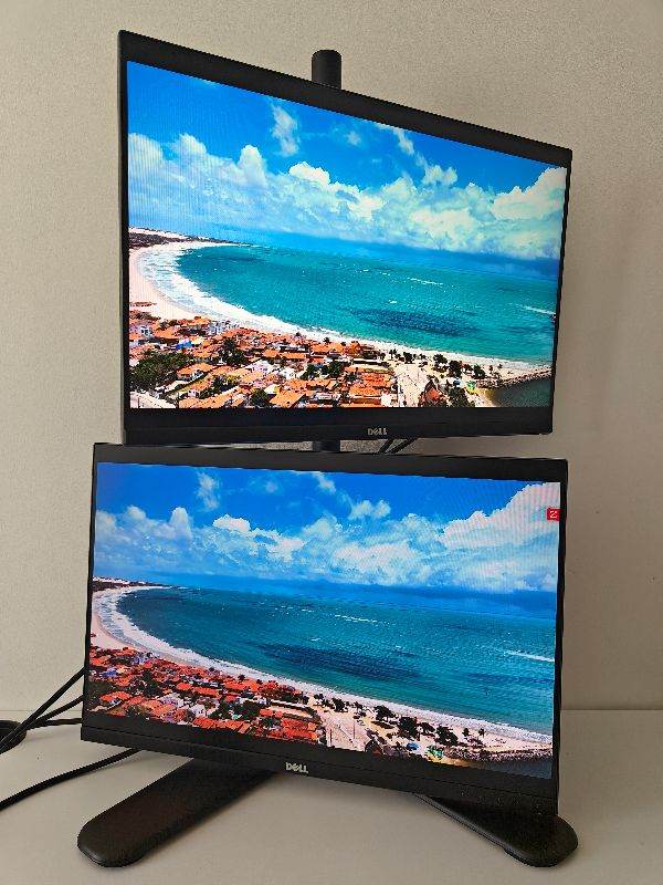 Dell Dual Monitor Setup – Good Condition