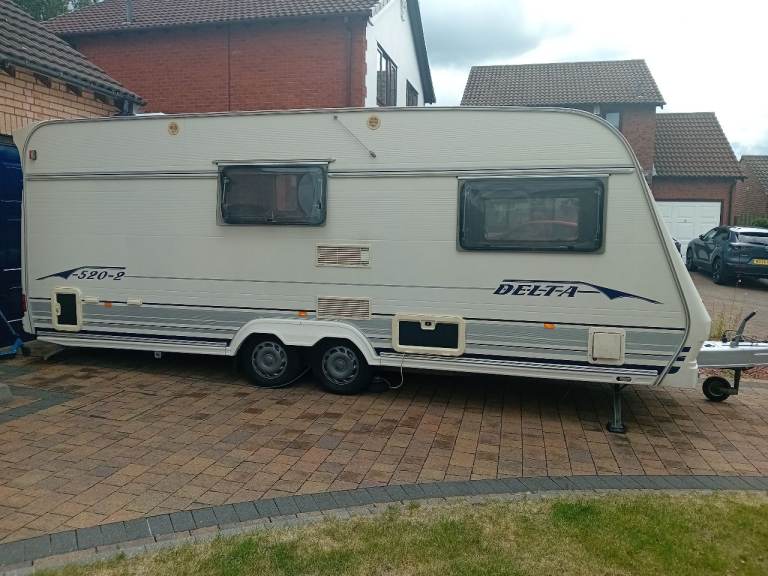 1998 Lunar Delta 520-2 caravan