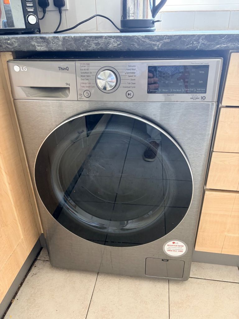 LG ThinQ Washing Machine 9kg – Silver, excellent Condition