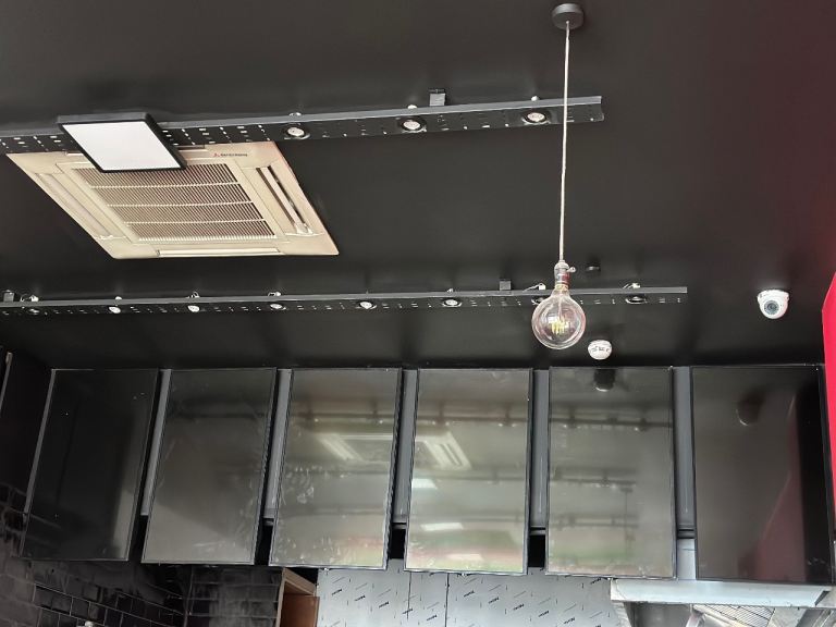 TV bracket installation/ Mounting Painter Flat PaCk furniture Assembly Flooring Fitter Handyman 