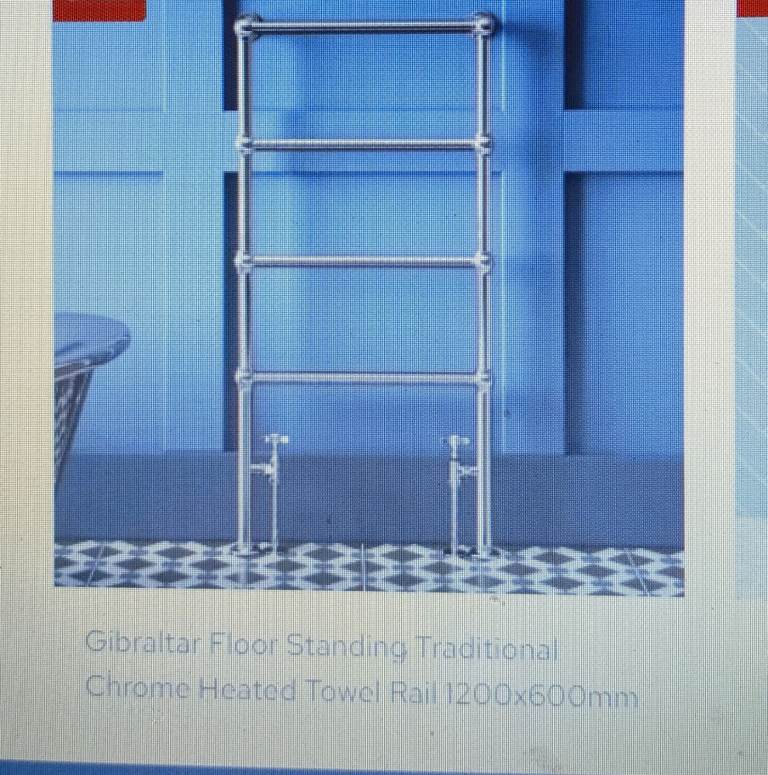 Traditional style towel rail