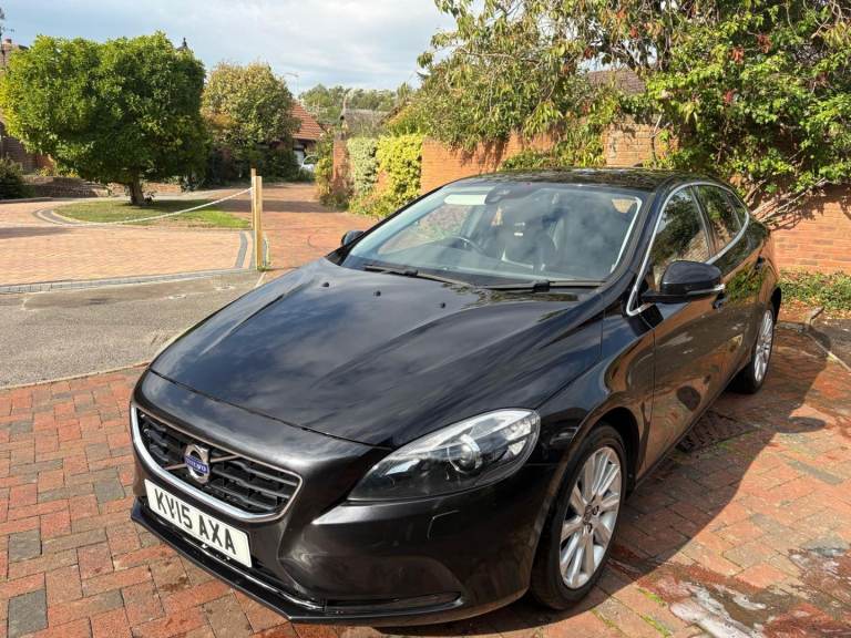 Volvo, V40, D4, Lux Nav Hatchback, 2015, Manual, 1969 (cc), 5 doors