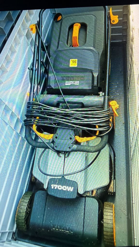 Electric lawnmower 