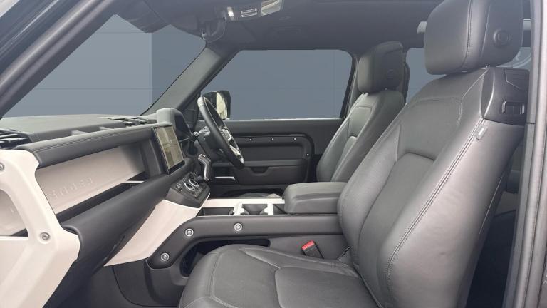 2025 Land Rover Defender 3.0 D250 X-Dynamic HSE 90 3dr Auto Diesel Estate Estate Diesel Automatic