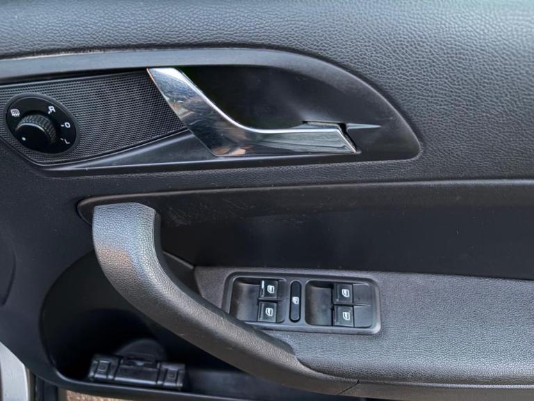 2010 Skoda Yeti 2.0 TDI CR Elegance 4x4 5dr HATCHBACK DIESEL Manual