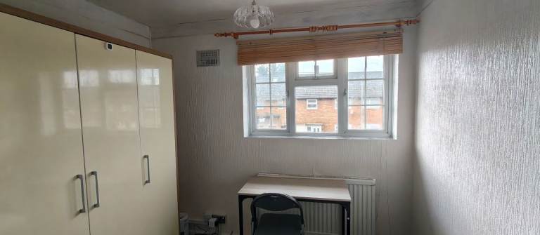 Single room to rent in LU2