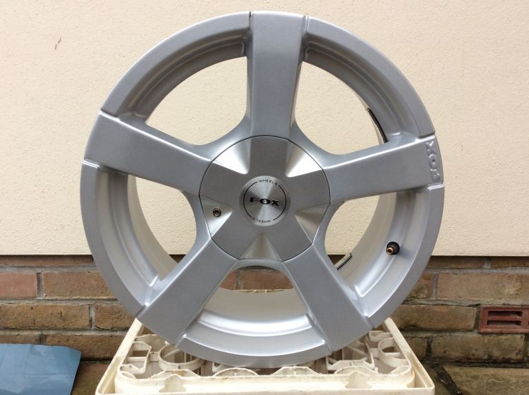 Fox 15” alloy wheels.