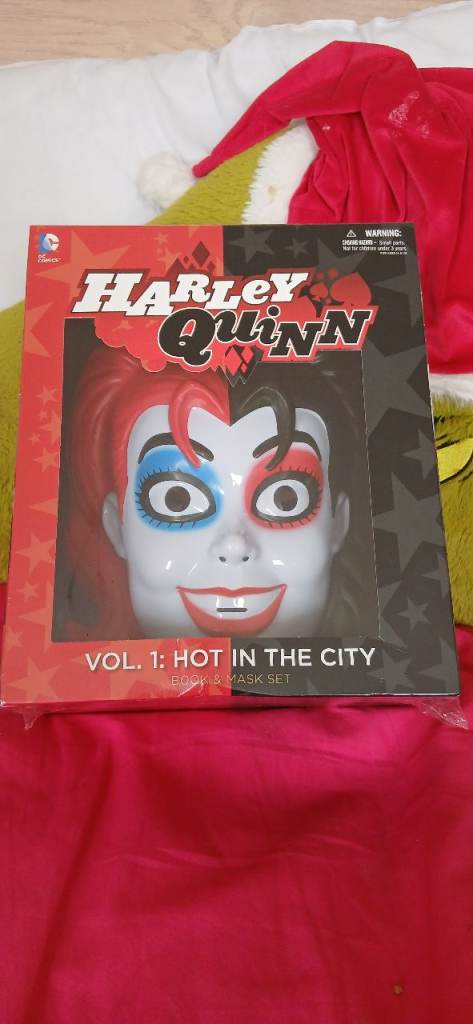 Harley Quinn Vol. 1: Hot in the City Graphic Novel and mask