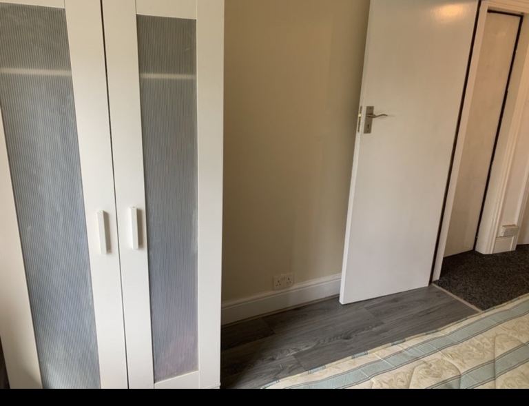 Double room in Hall Green,good for NEC, Airport, bills *wifi included 