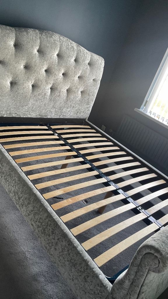 image for Kingsize velvet bed from Dreams 