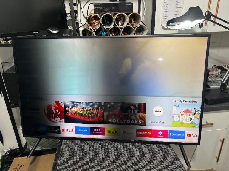 Samsung UE49NU7100K 4k uhd Smart tv (Spares or Service)
