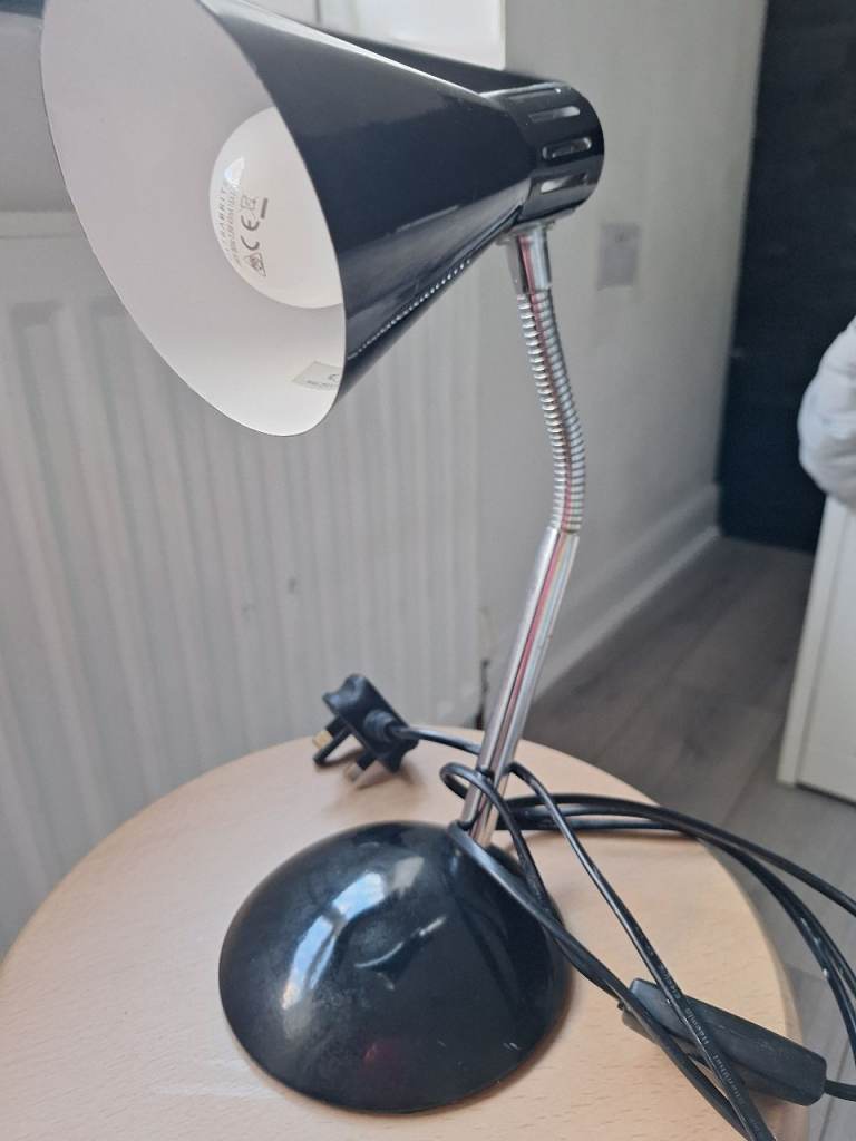 Table lamp