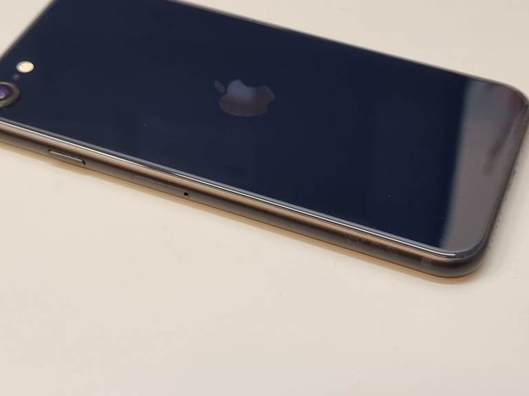 iPhone SE 3rd 2022 in perfect condition, 128GB, Battery 100% capacity, Midnight blue 