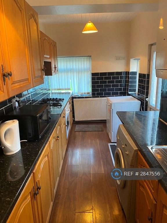 4 bedroom house in Mornington Crescent, Manchester, M14 (4 bed) (#2847556)