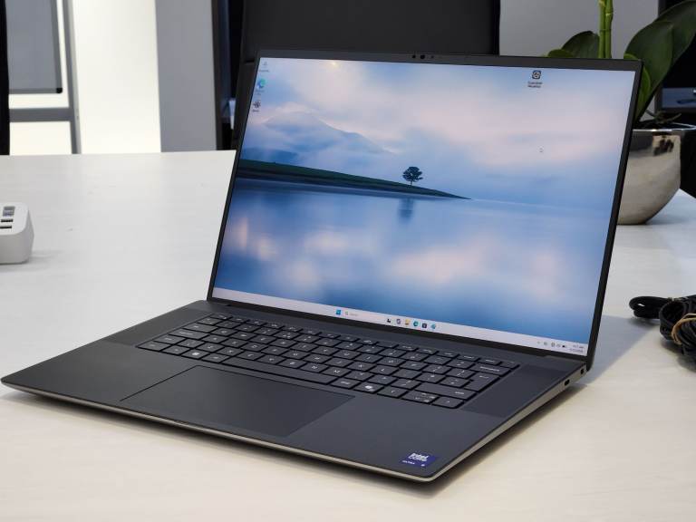 Dell Precision 5690 * Intel Ultra 9 185H * 32GB RAM * 1TB SSD * 16" Workstation