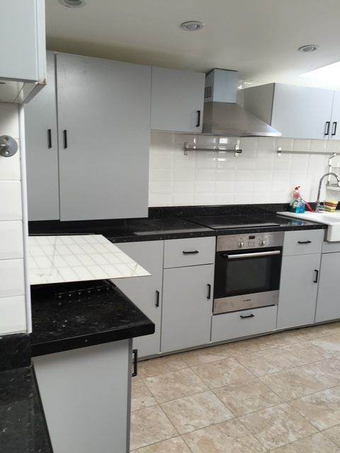 Comfortable end of terrace 4 bedroom house