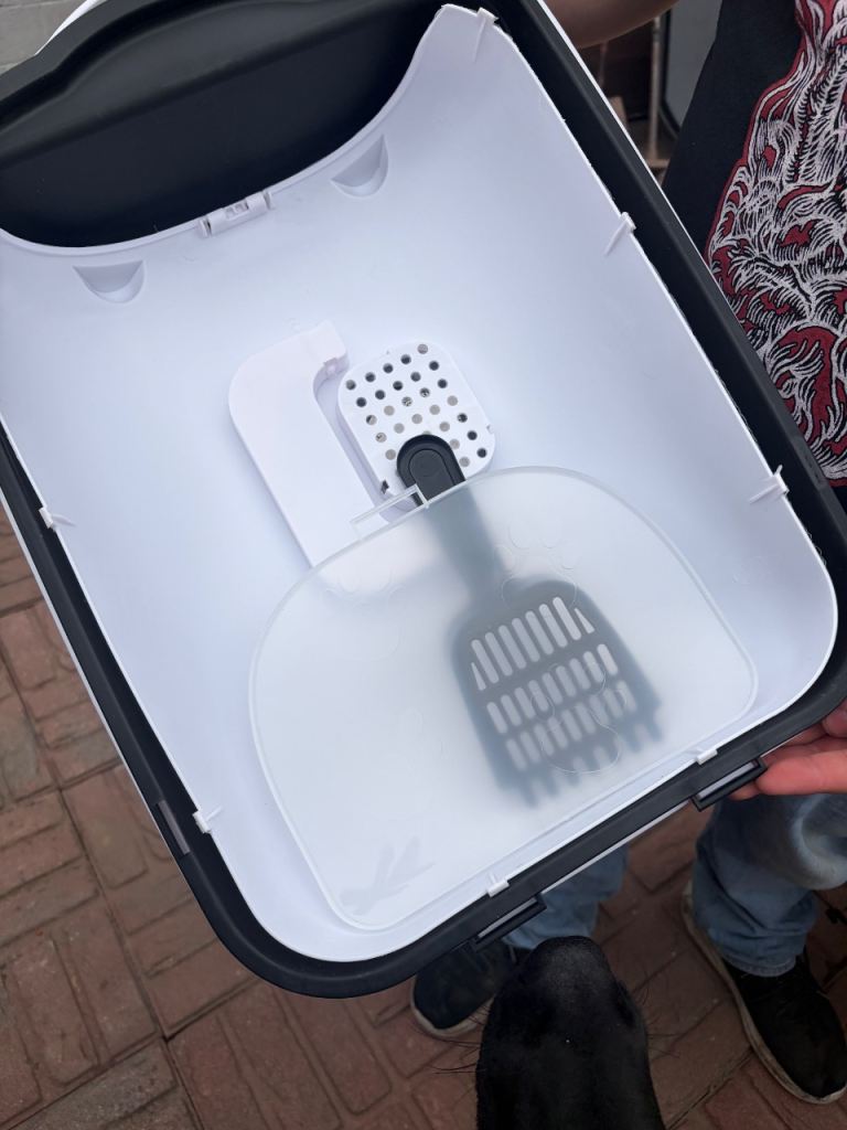 Cat litter tray + large litter mat