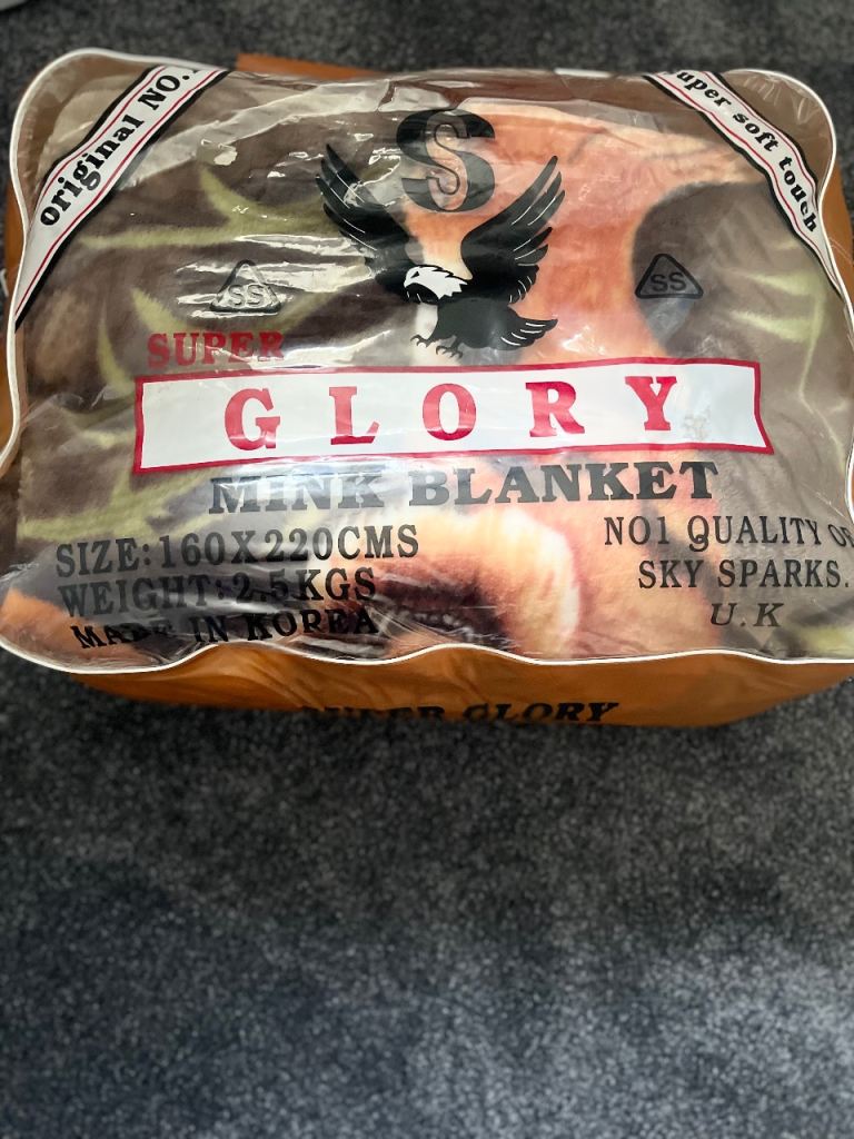 Excellent like New only used once  packed Heavy Indian blanket Bargain retail £35 