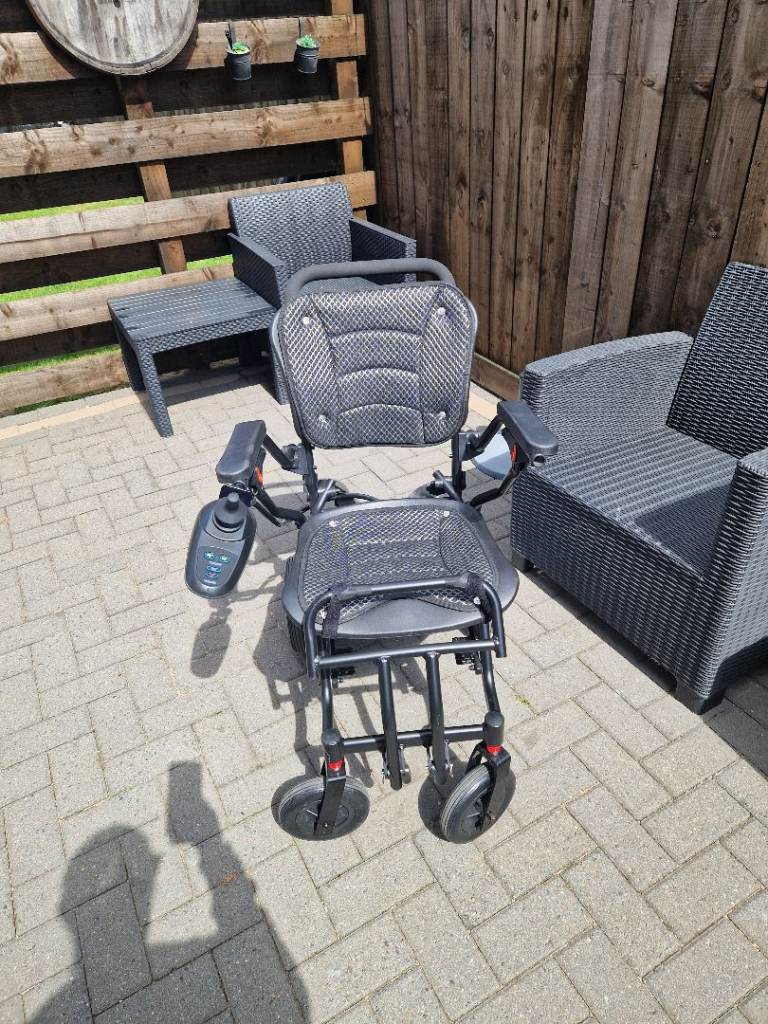 Electric wheelchair