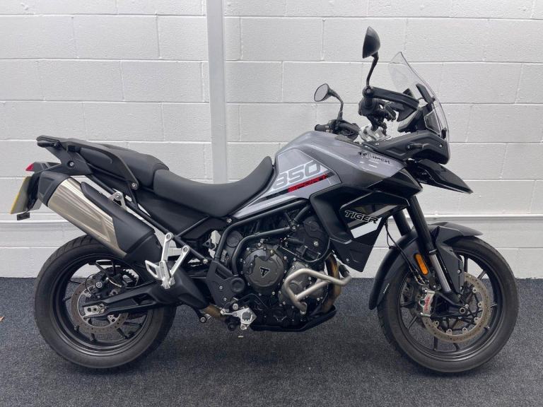 Triumph Tiger 850 Sport ABS * 2709 miles - Quick Shifter - All Keys and Books *