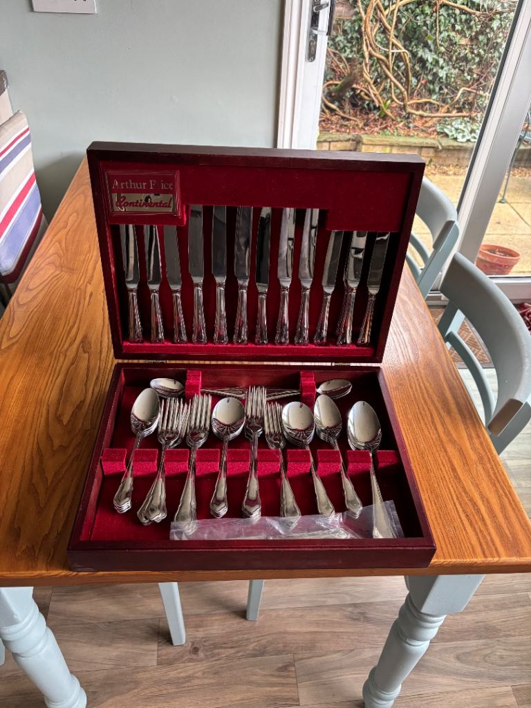 Arthur Price Dining Cutlery Set