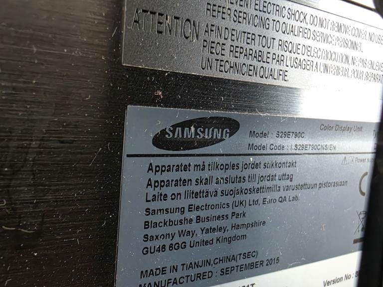 Samsung S32E790C Curved Monitor – Good Condition