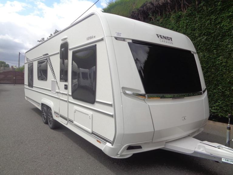 Fendt 700 Vienna 5 BERTH,FIXED ISLAND BED CARAVAN WITH SEPARATE SHOWER C... 2026