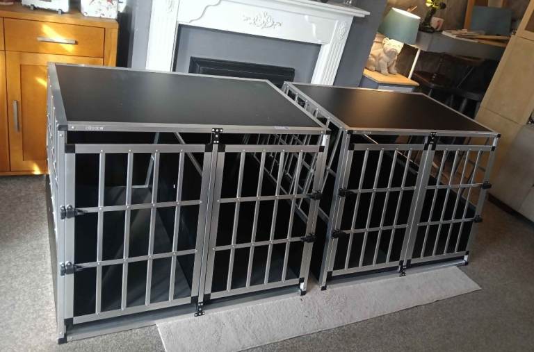 New XXL dog crate ( 3 available in this size )