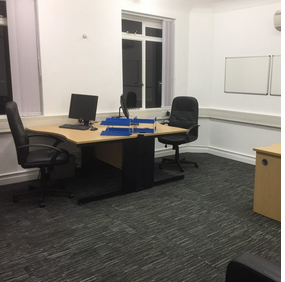 4-6  desk Modern office space to let in the Barkingside High Street 