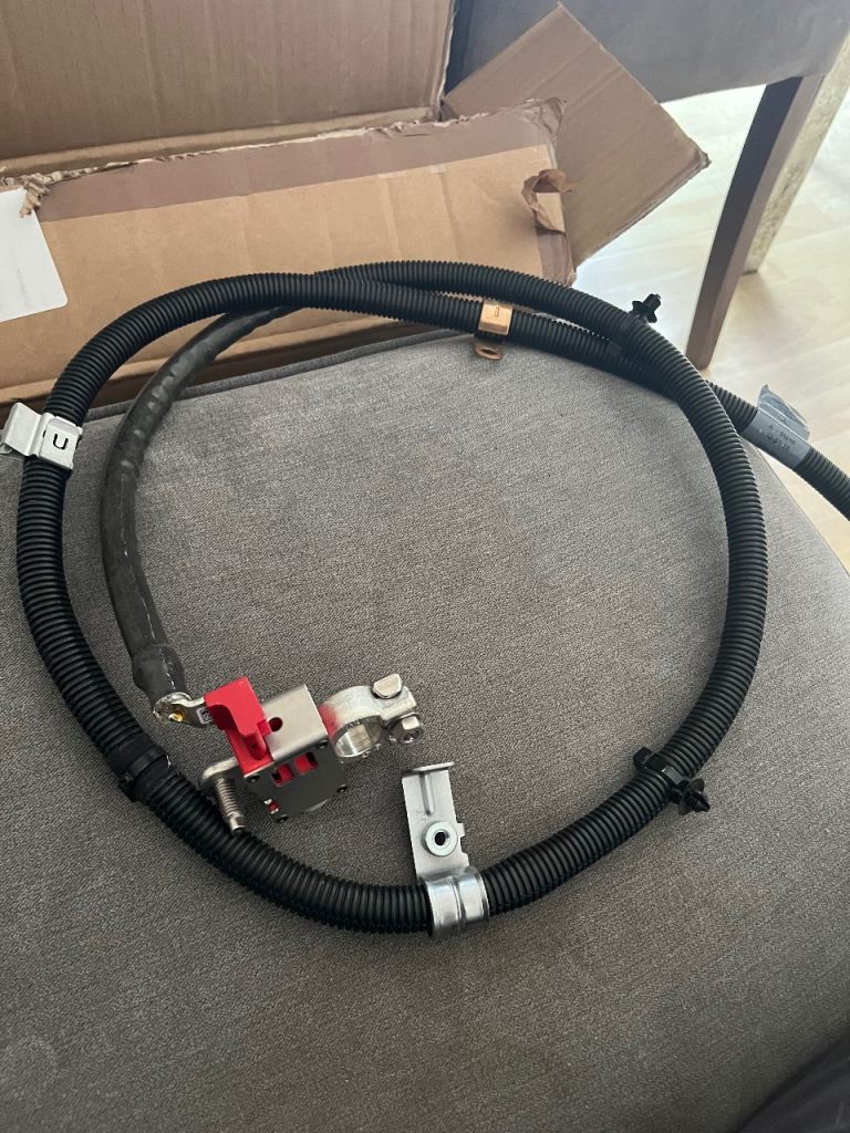 Mercedes A, B, CLA, GLA Battery Positive Cable/Loom with Pyrofuse