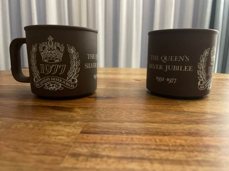Pair of Queen's Silver Jubilee 1977 Mugs – Brown Ceramic