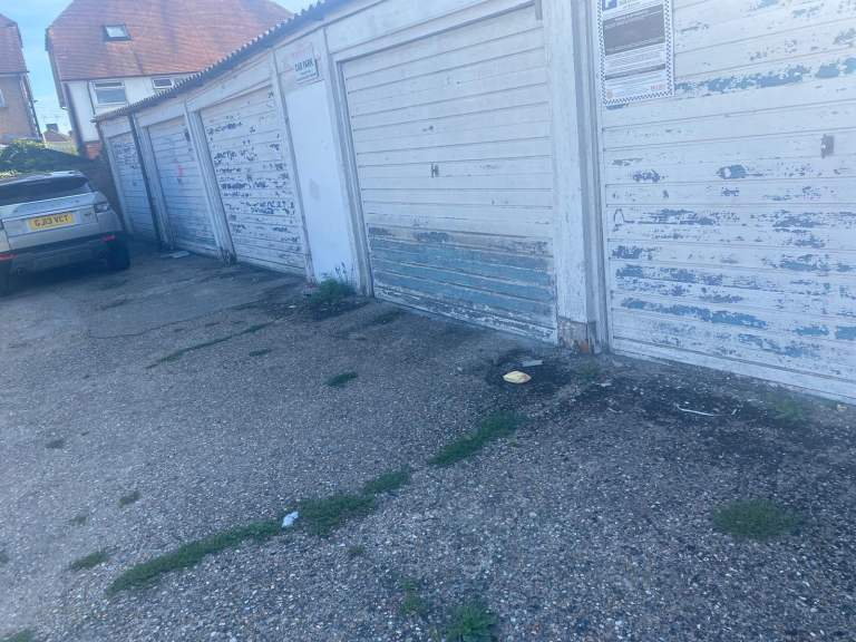 Lock-Up Garage to Rent near Tunbridge Wells TN4