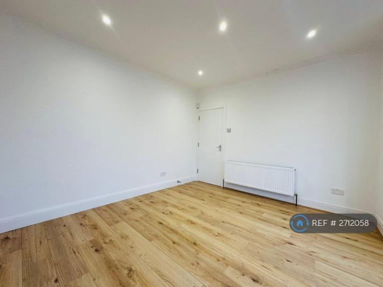 4 bedroom house in South Park Road, Ilford, IG1 (4 bed) (#2712058)