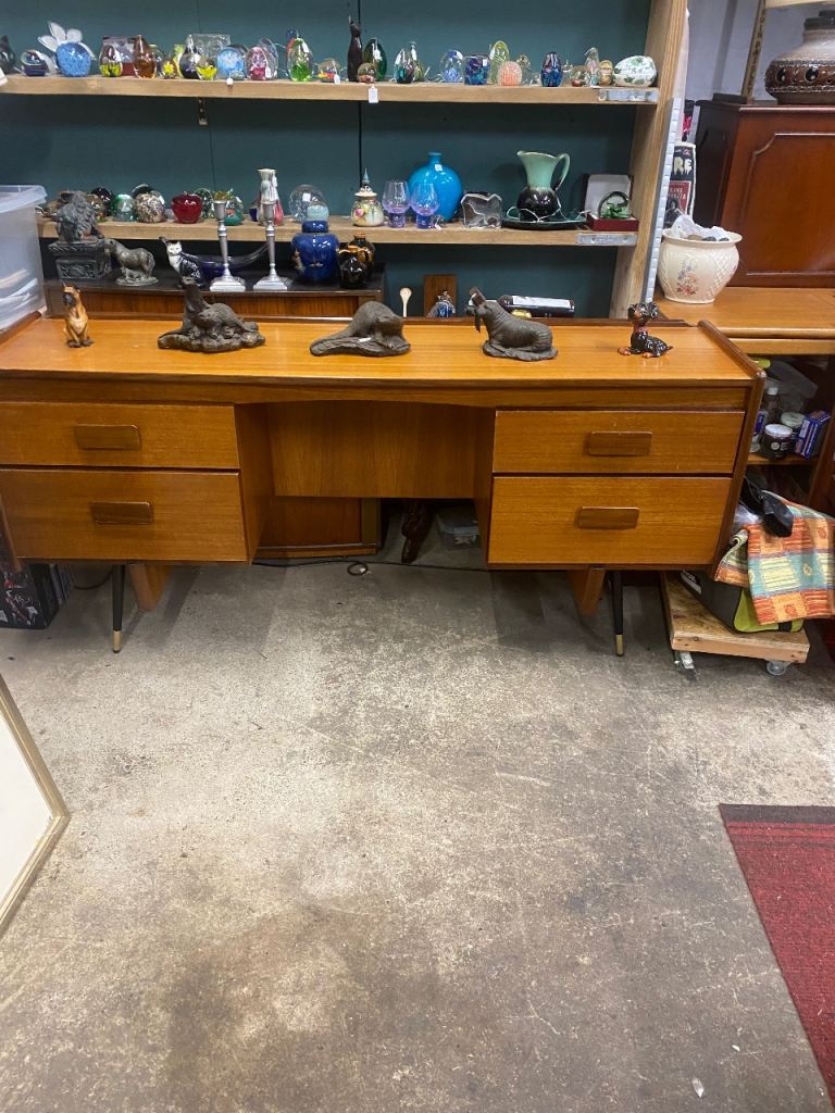 image for Scandinavian style desk in great condition 