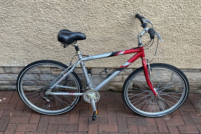 Bike/Bicycle.GENTS RALEIGH “ RIDE 100 “ MEDIUM FRAME MOUNTAIN BIKE 
