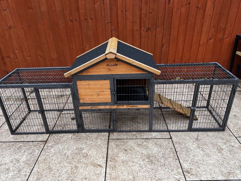 PawHut large hutch 
