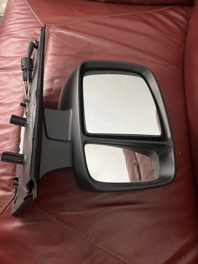 Right wing mirror 