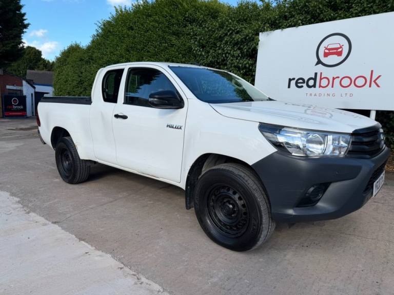 2020 Toyota Hilux 2.4 D-4D Active Pickup Extended Cab 4dr Diesel Manual 4WD Euro 6 (3.5t) (15 Pic...