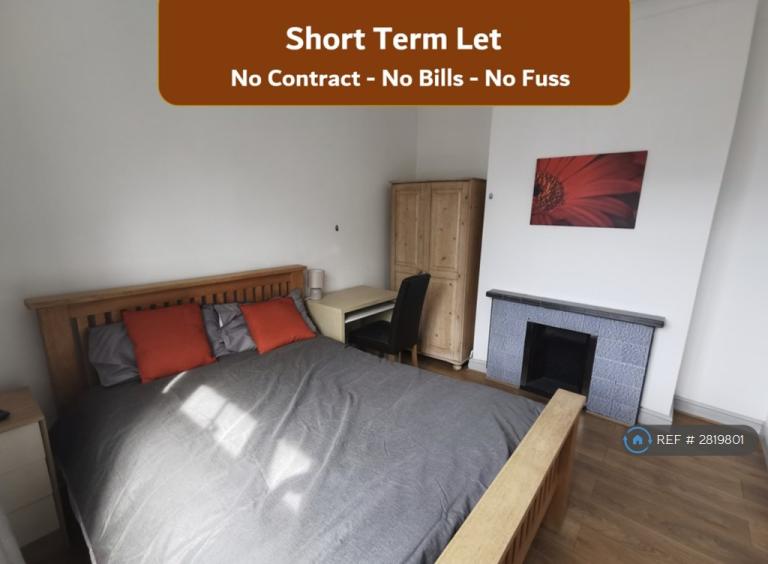 2 bedroom flat in Far Cotton, Northampton, NN4 (2 bed) (#2819801)